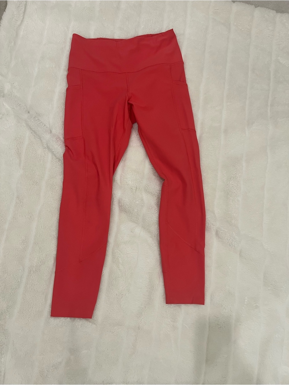 High-Waist Red Performance Leggings with Side Pockets